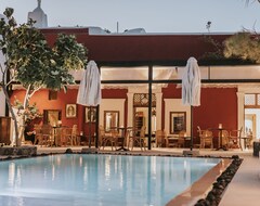 Khách sạn Meroviglia Boutique Hotel (Kamari, Hy Lạp)