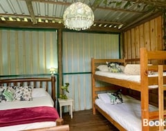 Nhà nghỉ Mantis and Moon Backpackers and Surf Hostel (Hibberdene, Nam Phi)