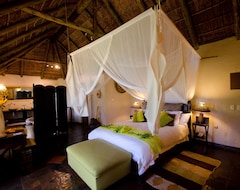 Khách sạn Tau Game Lodge (Madikwe, Nam Phi)