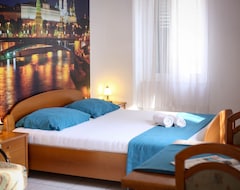 Hotel Bed And Breakfast Palac (Baška Voda, Croacia)