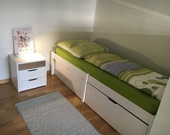 Hele huset/lejligheden Sunny Penthouse Apartment, Very Good Location, Fair With Bus In 6 Min., A8 (Stuttgart, Tyskland)