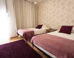 Hotel Central Guesthouse - Grande Chambre Double Or Lits Jumeaux (Ponta Delgada, Portugal)