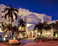 The Lewis Grand Hotel (Angeles, Filipini)