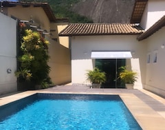 Entire House / Apartment Heavenly Place With Beautiful Beaches (Niterói, Brazil)