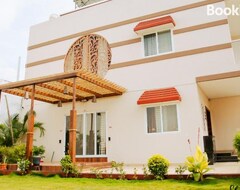 Hele huset/lejligheden Luxurious Bungalow With Lush Green Garden (Ujjain, Indien)