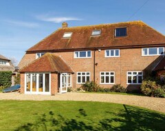 Tüm Ev/Apart Daire Five-bedroom Home Steps From West Wittering Beach (Chichester, Birleşik Krallık)