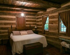 Hele huset/lejligheden 1800S Restored Log Cabin In Woods - 15 Min. Off Pa Turnpike (Narvon, USA)