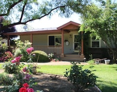 Koko talo/asunto Retreat Style Property With 10 Acres (Brentwood, Amerikan Yhdysvallat)