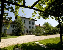 Toàn bộ căn nhà/căn hộ Charm And Tranquility In A Historic Home (Novi Ligure, Ý)