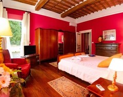 Toàn bộ căn nhà/căn hộ Villa In Uzzano With 4 Bedrooms Sleeps 10 (Uzzano, Ý)