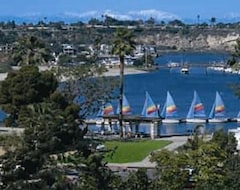 Hotel Newport Dunes Waterfront Resort (Newport Beach, USA)
