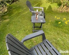 Bed & Breakfast The Little Garden Hideaway with Stunning Sea Views and Garden (Holyhead, Reino Unido)