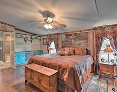Toàn bộ căn nhà/căn hộ New! Rustic & Secluded Retreat W/ Deck On 2 Acres! (Greenbrier, Hoa Kỳ)