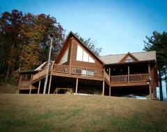 Casa/apartamento entero Gorgeous Lake View Lodge con muelle privado (Glenville, EE. UU.)