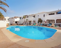 Hele huset/lejligheden Apartment In Corralejo With Terrace, Pool, Washing Machine (Corralejo, Spanien)