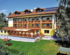 Hotel Alex (St. Kanzian am Klopeiner See, Austria)