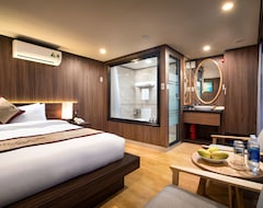 Hotel La Pinta Cruise (Hải Phòng, Vietnam)