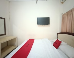 Otel Reddoorz Syariah Near Rumah Sakit Umum Wisata Uit (Makassar, Endonezya)