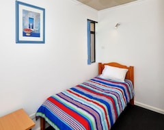 Koko talo/asunto Providence Apartment 3 (Bombah Point, Australia)