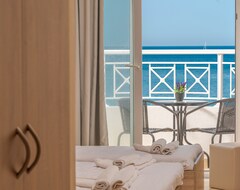 Khách sạn Nefeli Beach Hotel (Argassi, Hy Lạp)