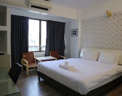 Khách sạn OYO 299 Crown Bts Nana Hotel (Samut Prakan, Thái Lan)