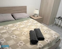 Koko talo/asunto Modern Two Bedroom Apartment In Stadio (Verona, Italia)