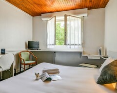 Hotel Logis Thermal (Saubusse, France)