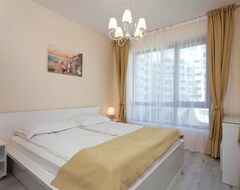 Toàn bộ căn nhà/căn hộ Fully Equipped One-bedroom Apartment With One Bedroom And One Living Room (Varna, Bun-ga-ri)