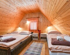 Koko talo/asunto 3 Bedroom Accommodation In Lekenik (Lekenik, Kroatia)