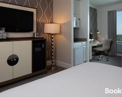 Hotel One-Bedroom Apartment (Miami Beach, USA)