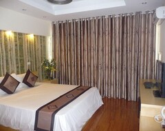 Hotel Impressive (Hanoi, Vietnam)