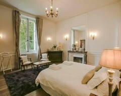 Cijela kuća/apartman Chateau In France For 48 People (Benest, Francuska)