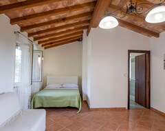 Toàn bộ căn nhà/căn hộ 3 Bedroom Accommodation In Giove Tr (Giove, Ý)