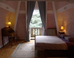 Khách sạn Double Room With Parc View (Tarare, Pháp)