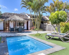 Koko talo/asunto Villa Tropical Con Piscina Privada (Bajamar, Espanja)