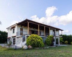 Koko talo/asunto Marva Residence - Comfortable 8-person Retreat (Messini, Kreikka)