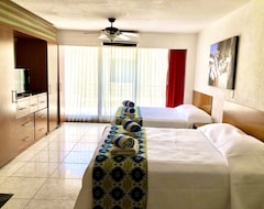 Casa/apartamento entero Ocean View 3br Condo On The Beach, Free Wifi, 2 Malls Within Walking Distance! (Cancún, México)