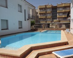 RVHotels Apartaments Villas Piscis (L'Estartit, Spain)