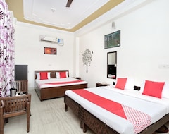 Khách sạn OYO 4738 Hotel Re-Birth (Nalagarh, Ấn Độ)