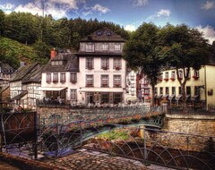 Suite, Shower / Wc, 2 Bedrooms Up To 4 Pers. - Hotel Horchem Gmbh (Monschau, Germany)