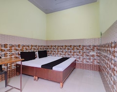 Khách sạn OYO Star Guest House (Rohtak, Ấn Độ)