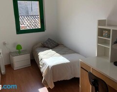 Koko talo/asunto Apartamonti Duplex (Montesquiu, Espanja)