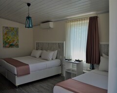 Le Petit Hotel Ve Bağ Evi (Bozcaada, Tyrkiet)