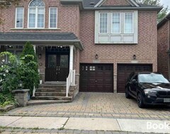 Hele huset/lejligheden 5 Bedroom Family Home In Mississauga With Parking (Mississauga, Canada)