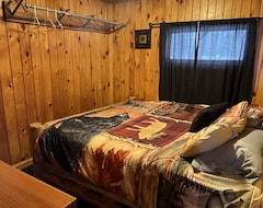 Toàn bộ căn nhà/căn hộ Beautiful, Peaceful Cabin Off Trail 33, 292 Acres (Arnold, Hoa Kỳ)