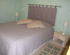 Cijela kuća/apartman Furnished Accommodation In The Town Of Quatre Routes Du Lot (Les Quatre-Routes-du-Lot, Francuska)