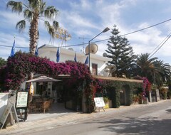 Hotelli Harry's Bar & Apartments (Acharavi, Kreikka)