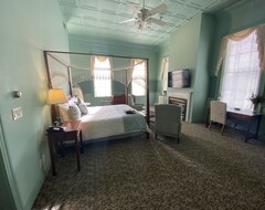 Romantic Boutique Hotel / Bed And Breakfast - Deluxe Schoolhouse Suite (Lee, USA)