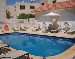 Koko talo/asunto Tilava 2 makuuhuoneen huoneisto merinäköalalla ja täysin ilmastoitu (Protaras, Kypros)