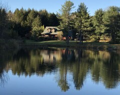 Cijela kuća/apartman Dream Log Cabin 110 Beautiful Acres/Hot Tub/ 5 Minutes To The Slopes/Pond/River (Windham, Sjedinjene Američke Države)